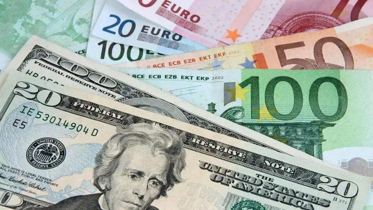 Dolar Yükselişte, Euro Geri Çekildi