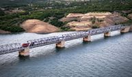 Türkiye'nin en uzun demir yolu köprüsü 40 yıldır rayların yükünü taşıyor