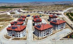 Deprem konutlarının hak sahiplerine teslimine devam ediliyor