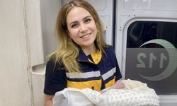 Malatya'da hamile kadın ambulansta doğum yaptı