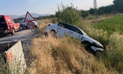 Otomobil ile kamyonet çarpıştı, 3 kişi yaralandı