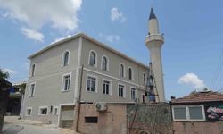 Depremin ardından inşa edilen 131. cami dualarla ibadete açıldı