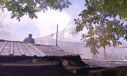 Müstakil ev yangında kullanılamaz hale geldi