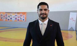 Taha Akgül'den Sivas'taki TOHM'a tam not