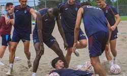 Trabzonspor günün ilk antrenmanıyla sürdürdü.