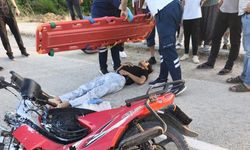 Motosiklet Forklifte Çarptı: Sürücü Yaralandı