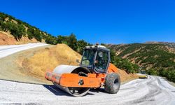 Pütürge’de 14 Kilometrelik Yol Çalışması Sürüyor