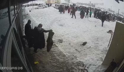 Elbistan merkezli 7,6 büyüklüğündeki deprem anı hastane kamerasında