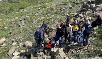 Malatya'da kayalıklarda mahsur kalan yaşlı kadın kurtarıldı