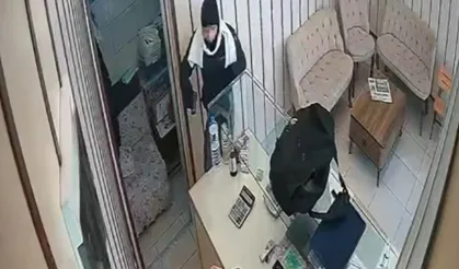 Malatya'da kuyumcuda silahlı soygun girişimi güvenlik kamerasında