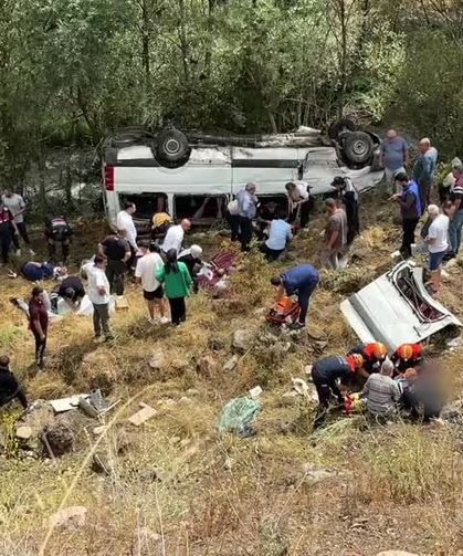 Sivas’ta Minibüs Faciası: 4 Ölü, 10 Yaralı