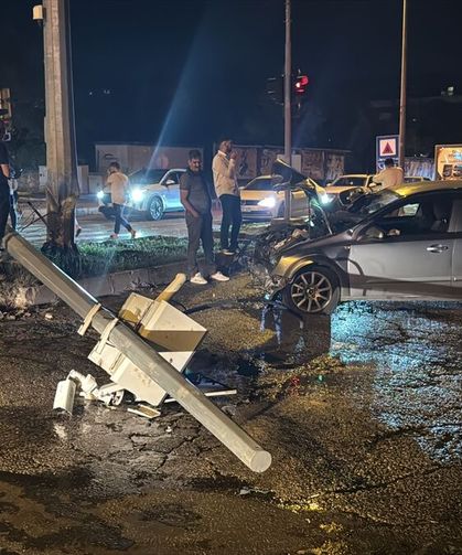 Elazığ’da Otomobil ile Motosiklet Çarpıştı: 5 Yaralı