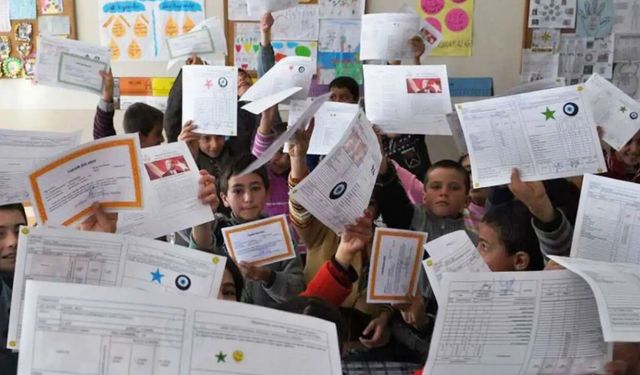 18 milyon öğrenci yarın karne alarak yaz tatiline çıkacak
