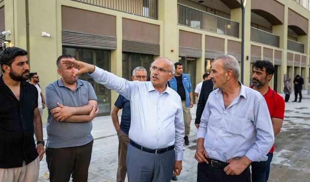 Başkan Er çarşı merkezinde incelemelerde bulundu