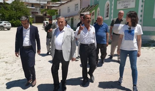 Darende'de Yenipınar Mahallesi'ne menfez, mahalle konağı ve yol yatırımı