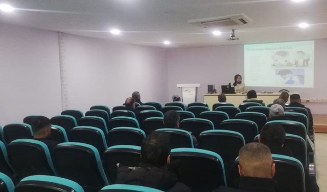 Elazığ'da yükümlülere 'İletişim Becerileri' semineri verildi