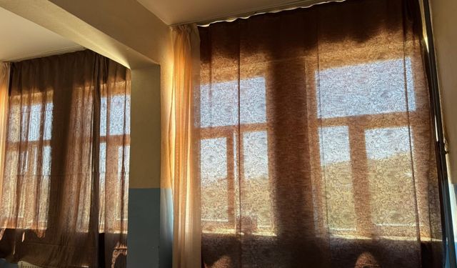 Kuluncak’da Okullara Anlamlı Destek: Tüm Perdeler Yenilendi