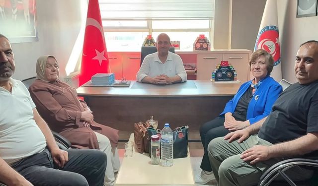 Malatya’da Anlamlı Ziyaret: 16 Türk Devleti Bayrağı Hediye Edildi”