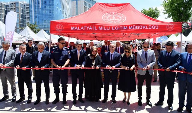 Malatya’da Hayat Boyu Öğrenme Şenliği Coşkuyla Başladı