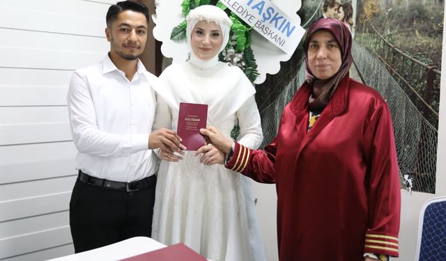 Malatya'da nikah dairesinde "26.06.2026" yoğunluğu yaşandı