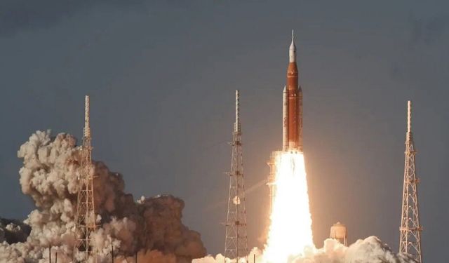 NASA, 54 yıl sonra Ay’a insanlı uçuşu başlattı