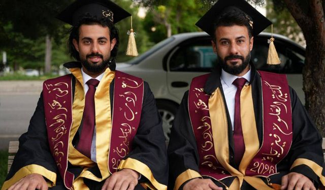 Suriyeli kardeşler üniversiteden birincilikle mezun oldular