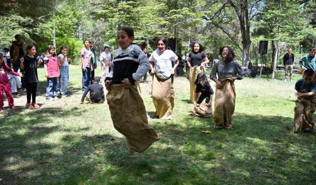 Yeşilyurt Belediyesi 'Çocuk Şenliği' renkli görüntülere sahne oldu