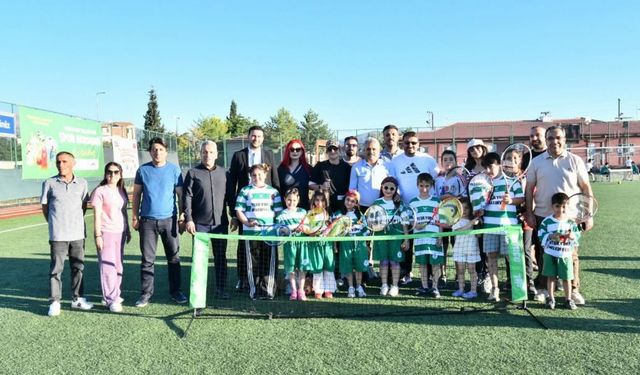 Yeşilyurt'ta yaz spor okulları ve spor akademisi coşkuyla açıldı