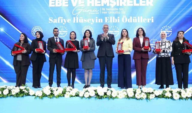 Yılın hemşireleri ödüllendirildi