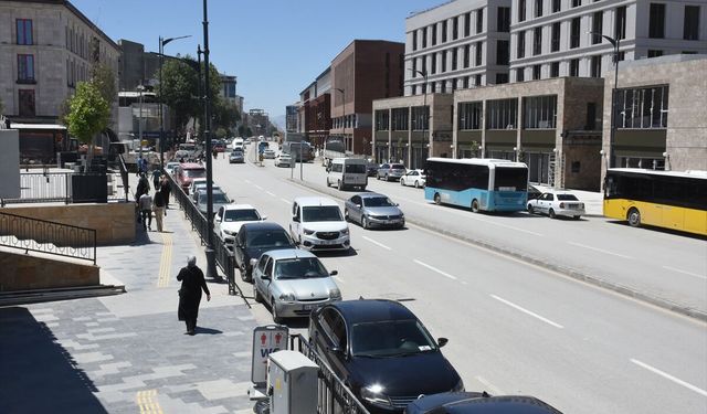 Kavurucu Sıcak: 5 İlde Hayat Yavaşladı