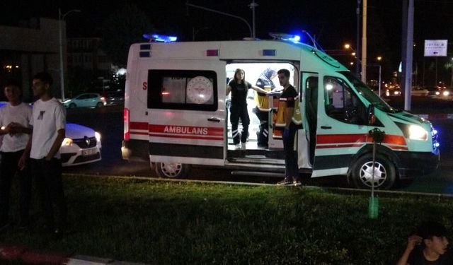 Trambüs direğine çarptı: Yaralı sürücü ambulanstan kaçtı