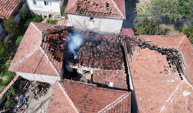 Tandır yangını 3 evi küle çeviriyordu