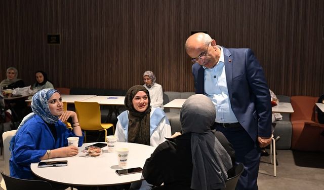 Şehir Kütüphanesi Öğrencilerin Gözdesi Oldu