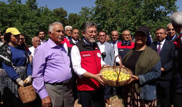 Bakan Yumaklı: Zirai Donun Vurduğu Bahçede Bu Yıl Yüzler Gülüyor