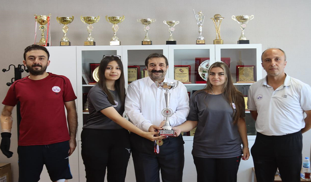 Elazığ Belediyesi’nden Personele Özel Masa Tenisi Turnuvası