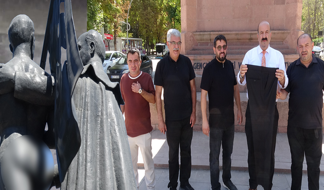 Anıtı’ndaki Figüre Tepki: Pantolon Giydirmek İstediler