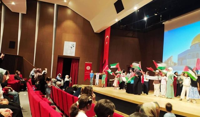 'Mescid-i Aksa ve Umut' tiyatrosu izleyiciyle buluştu