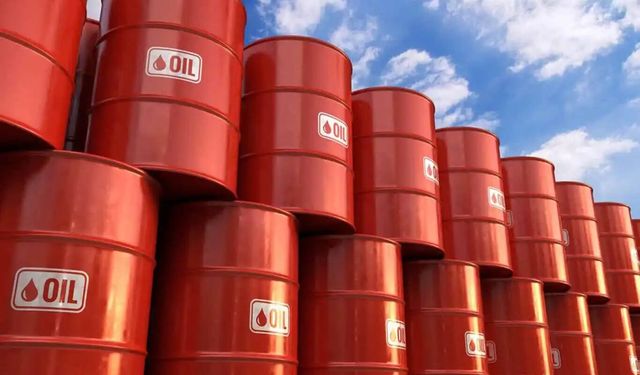 Petrol fiyatları arz endişeleriyle 90 doları aştı