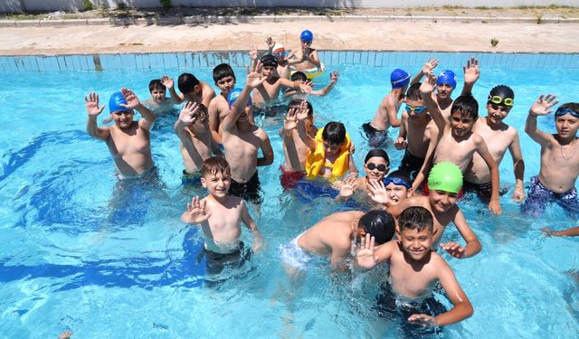 Çocuklara Yaz Etkinliği: Havuzda Doyasıya Eğlence
