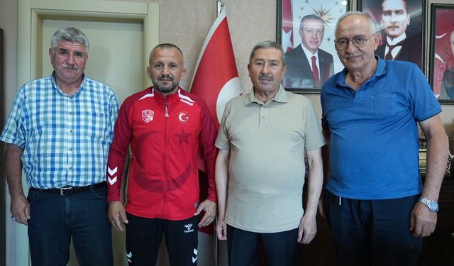Dünya Şampiyonu Güreşçiye Darende’de Tebrik