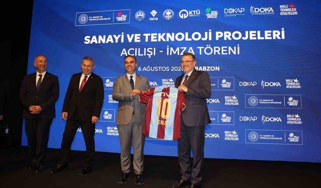 Bakan Kacır'dan Trabzonspor'a Salah teşekkürü