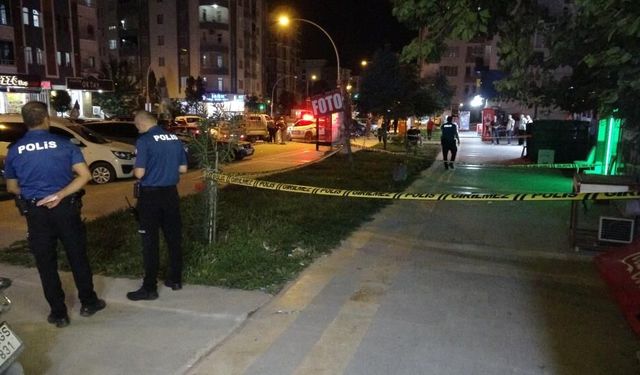 Bıçaklı Saldırı: Genç Yoğun Bakıma Alındı
