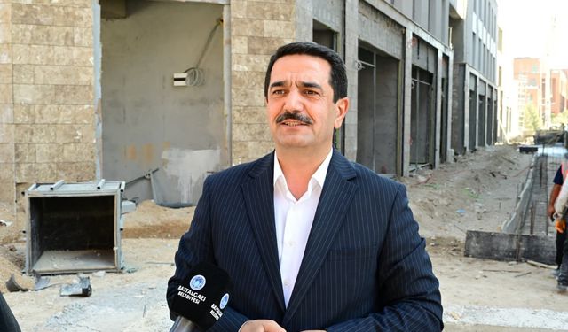 Şemsiye Sokak ve Yeni Cami Ay Sonuna Hazır