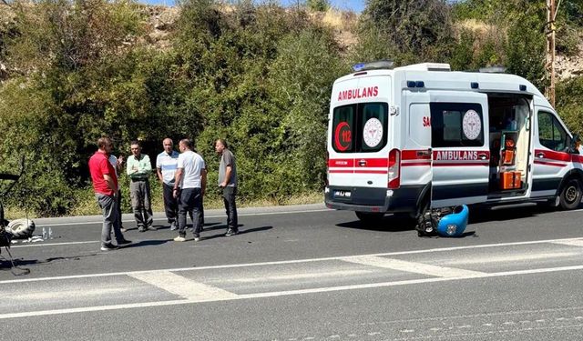 Malatya'da minibüs ile çapa motoru çarpıştı: Bir yaralı