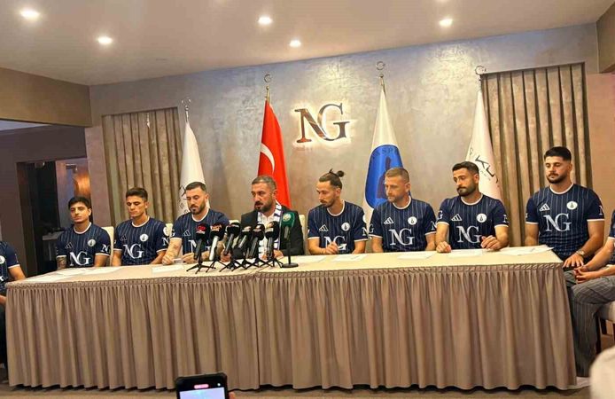 Kütahyaspor 9 futbolcuyla sözleşme imzaladı