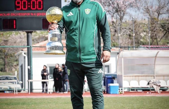 Şekerspor Erkan Demirel ile yollar ayrıldı