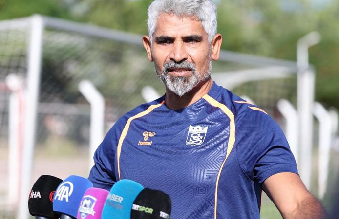Taşdemir: 'Sivasspor'da ilk hedefimiz borçları sıfırlamak'
