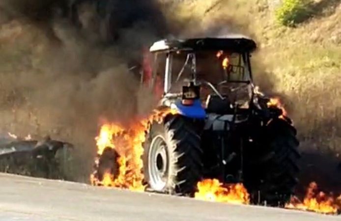 Samsun'da Traktör alevlere teslim oldu