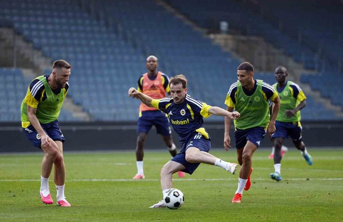 Fenerbahçe, Sturm Graz maçının hazırlıklarını tamamladı