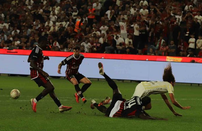 Direkler Engel Oldu, Puanlar Paylaşıldı